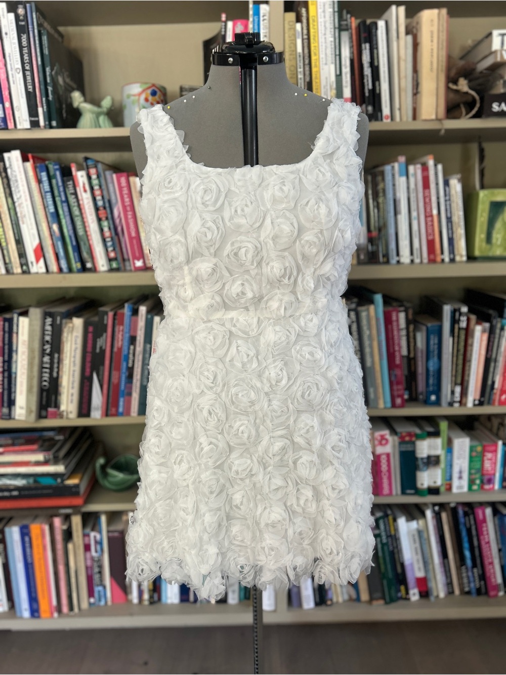 NWT Rihoas White 3D Rosette Appliqué Sleeveless Mini Dress | Size XL
